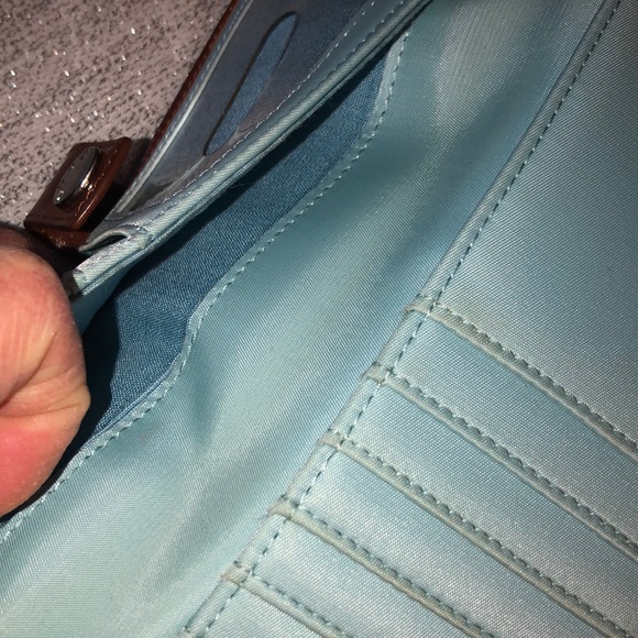 HOBO IRIS WALLET JUST REDUCED👛👛👛👜 - Picture 5 of 8